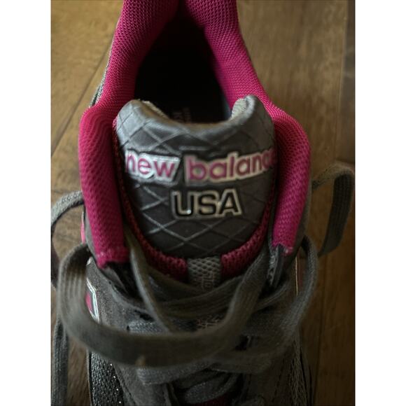 New Balance 990v3 Womens 8.5 Breast Cancer Awareness Running Shoes Gray Pink - Picture 11 of 16